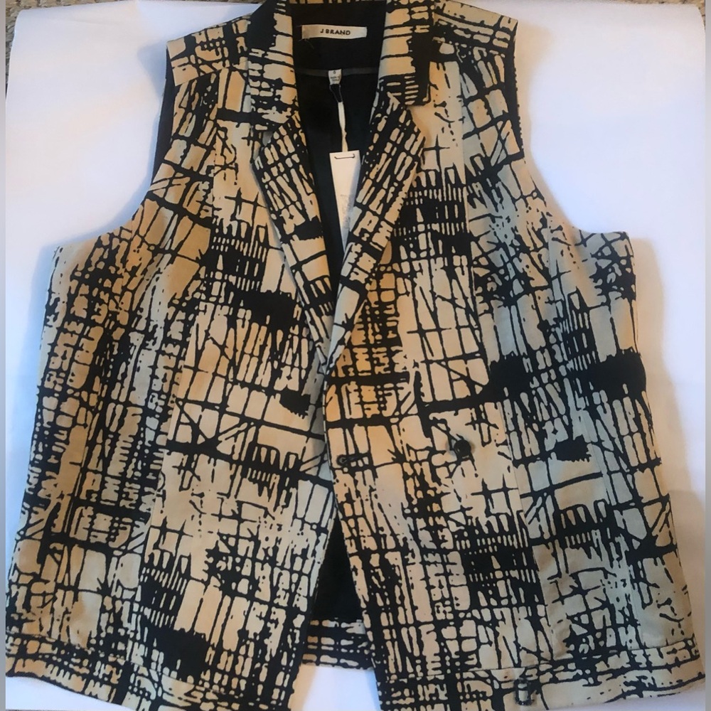𝅺J BRAND graffiti print vest top size 6 —NWT